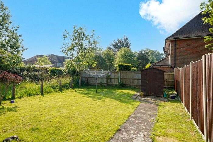2 Bedroom Flat For Sale In Chamberlain Way, Pinner, HA5