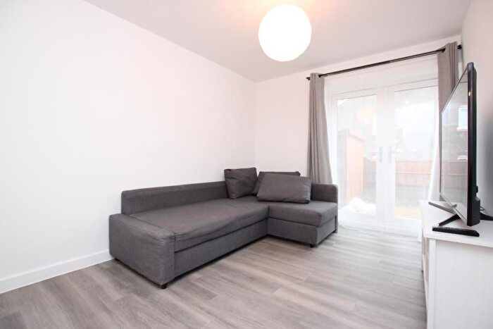 6 Bedroom Semi Detached House To Rent In Golledge Crescent, Bristol, BS34