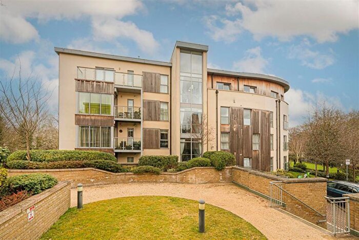 2 Bedroom Flat To Rent In Blagrove Road, Teddington, TW11