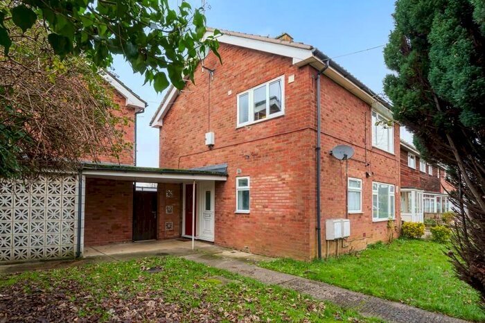 1 Bedroom Maisonette For Sale In Aylesbury, Buckinghamshire, HP20
