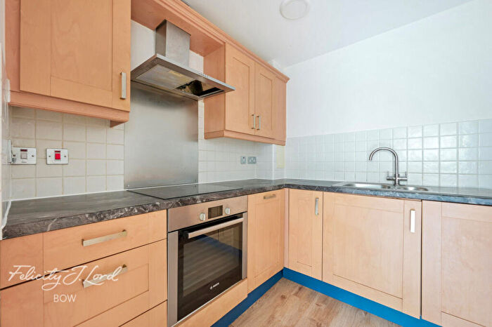 1 Bedroom Apartment For Sale In Locksons Close, London, E14