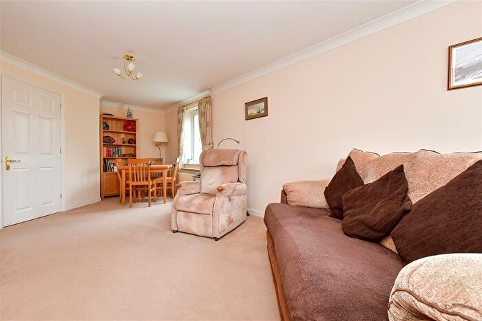 1 Bedroom Flat For Sale In Kingston Road, Epsom, Surrey, KT19