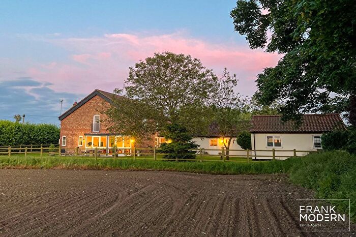 4 Bedroom Barn Conversion For Sale In Fitton End Road, Newton-In-The-Isle, PE13