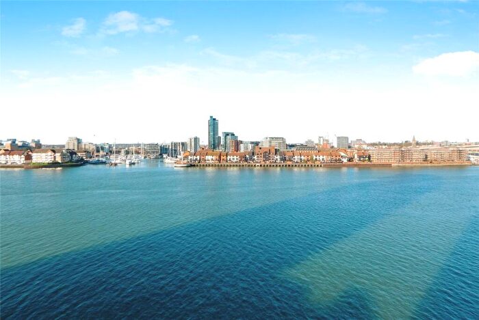 2 Bedroom Flat For Sale In Azera, Capstan Road, Southampton, Hampshire, SO19