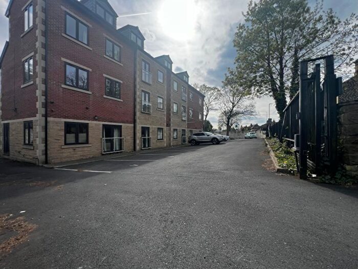 2 Bedroom Flat To Rent In Sandhill Lane, Moortown, Leeds, LS17