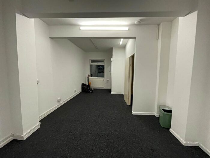 3 Bedroom Property To Rent In Long Lane, Halesowen, B62