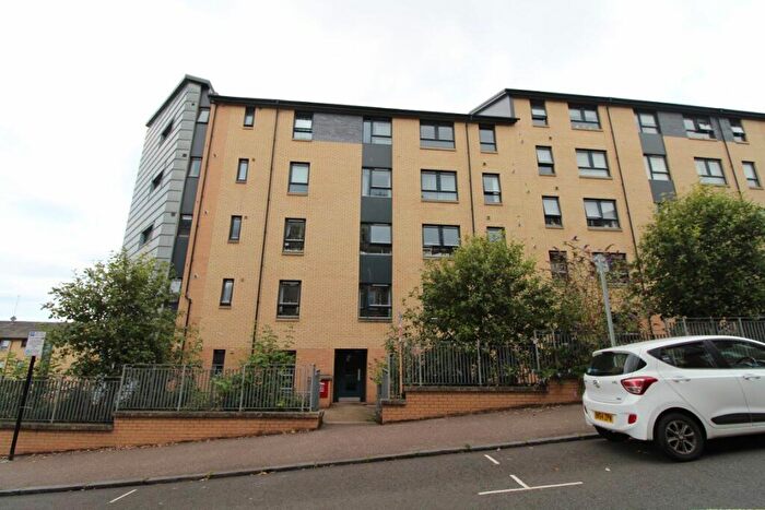 2 Bedroom Flat To Rent In Oban Drive, Glasgow, G20
