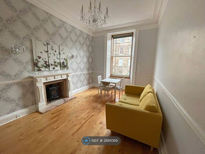 2 Bedroom Flat To Rent In Lutton Place, Edinburgh, EH8