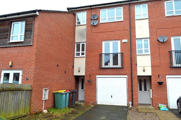 4 Bedroom Town House To Rent In Alder Grove, Ingol, Preston, PR2