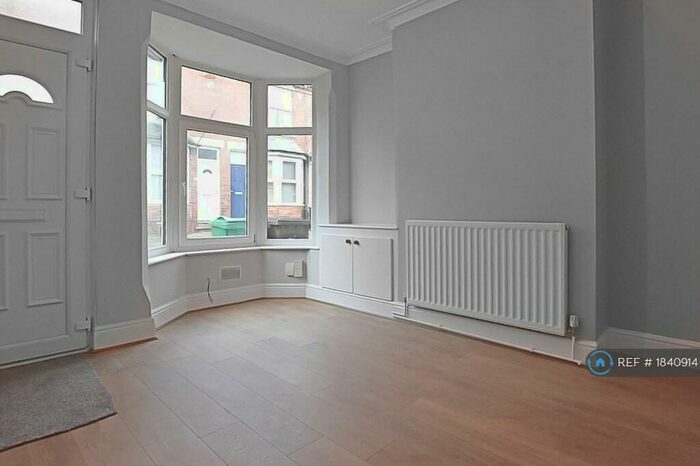 2 Bedroom Terraced House To Rent In St. Stephens Avenue, Nottingham, NG2