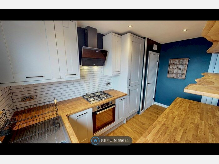 2 Bedroom Flat To Rent In Alexandra Parade, Glasgow, G31