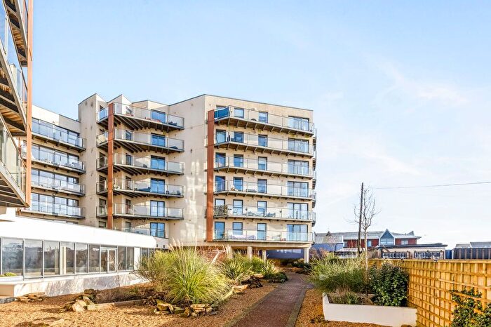 2 Bedroom Flat For Sale In Brighton Road, Mariner Point, BN43