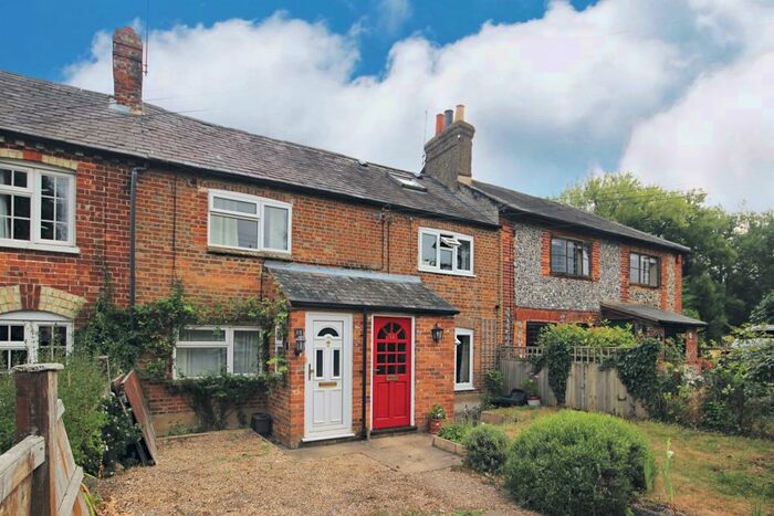 3 Bedroom Character Property For Sale In Chalkshire Cottages, Butlers Cross, Aylesbury, HP17