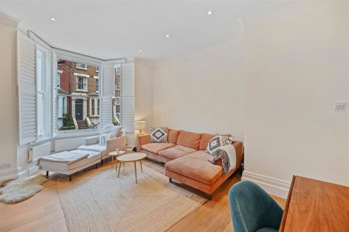 2 Bedroom Flat To Rent In Westwick Gardens, London, W14
