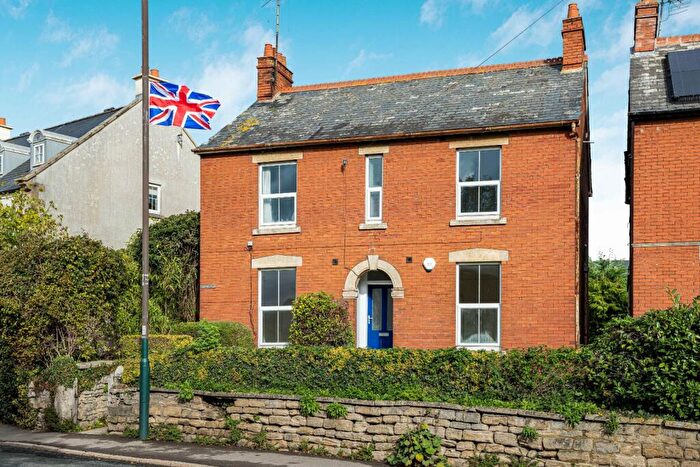 3 Bedroom Detached House For Sale In Bath Road, Stonehouse, Gloucestershire, GL10