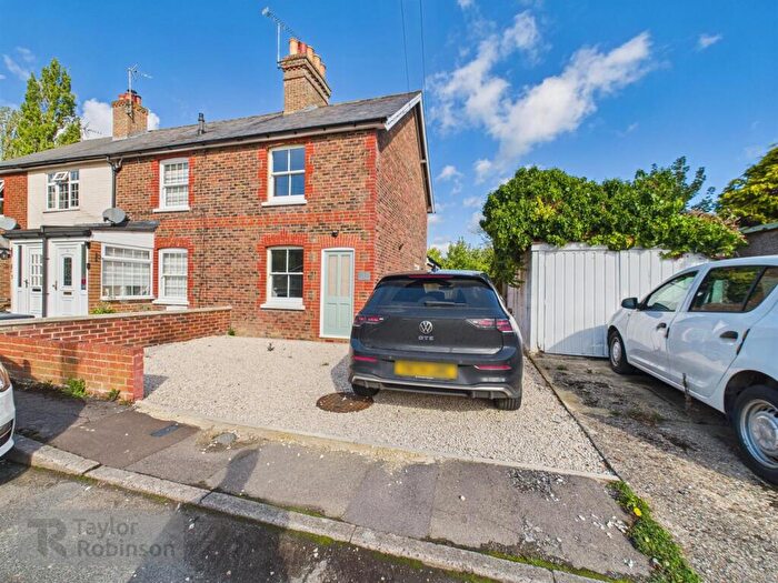 3 Bedroom End Of Terrace House To Rent In Mill Lane, Ifield, RH11