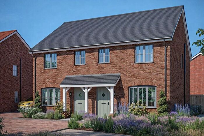 3 Bedroom Semi Detached House For Sale In Oakwood Grove, Alderholt, Fordingbridge, SP6