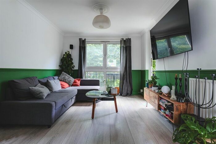 2 Bedroom Flat For Sale In Wellington Row, Columbia Road, E2