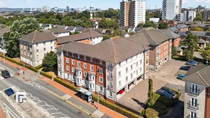 2 Bedroom Apartment For Sale In Ffordd James Mcghan, Cardiff, CF11