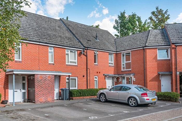 2 Bedroom Flat For Sale In Flax Mill Park, Devizes, SN10