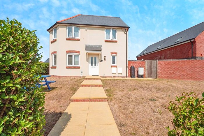 3 Bedroom Semi-Detached House For Sale In Orchard Way, Weymouth, DT4