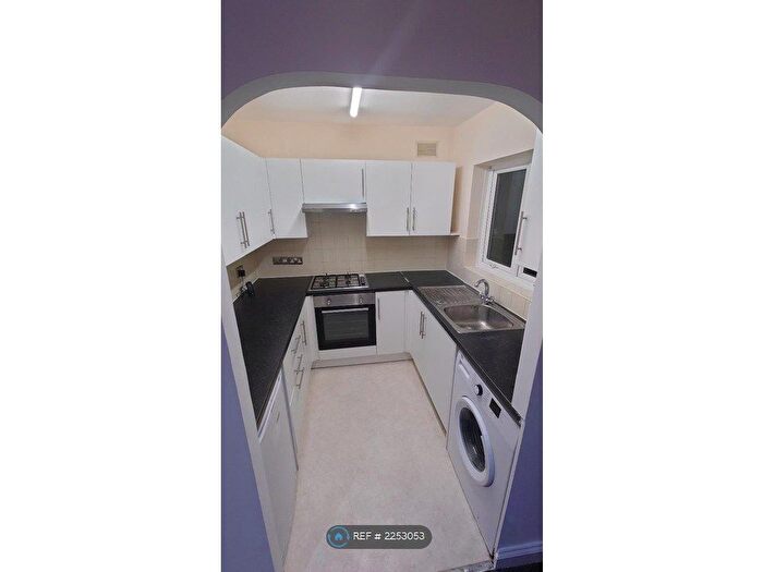 1 Bedroom Maisonette To Rent In Kenmore Avenue, Middlesex, HA3