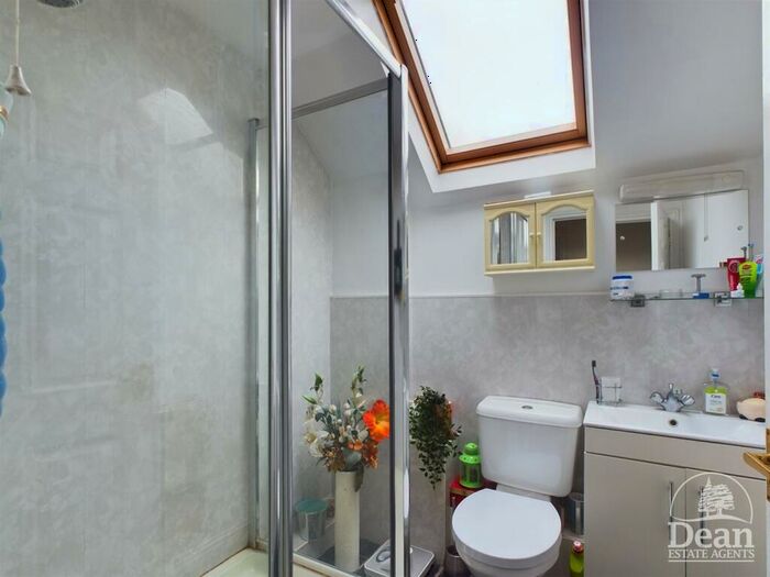 2 Bedroom Coach House For Sale In Listers Place, Cinderford, GL14