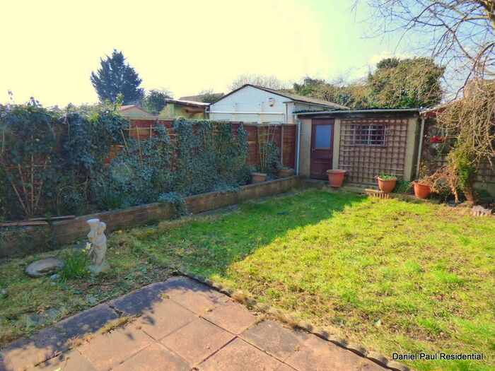 4 Bedroom Semi-Detached House To Rent In Rosedene Avenue, Greenford, UB6