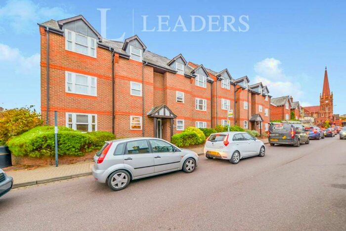 2 Bedroom Flat To Rent In Florence Court, St. Albans, AL1