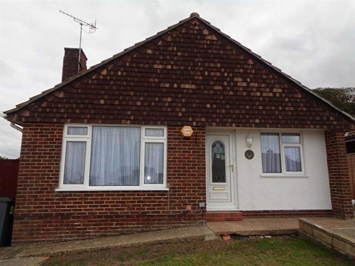 2 Bedroom Detached Bungalow To Rent In Upper Chyngton Gardens, Seaford, BN25
