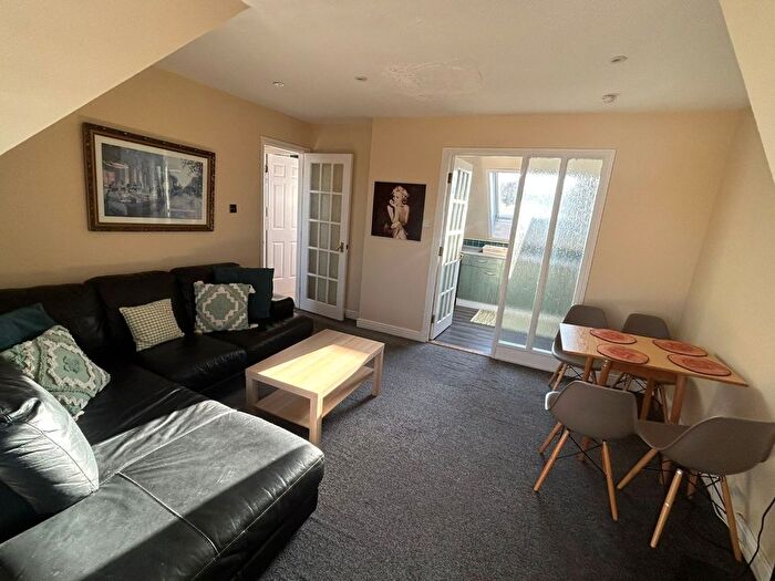 2 Bedroom Flat To Rent In Oxgangs Bank, Edinburgh, EH13