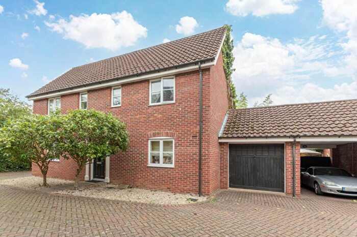 4 Bedroom Detached House For Sale In Sunderland Close, Norwich, NR6