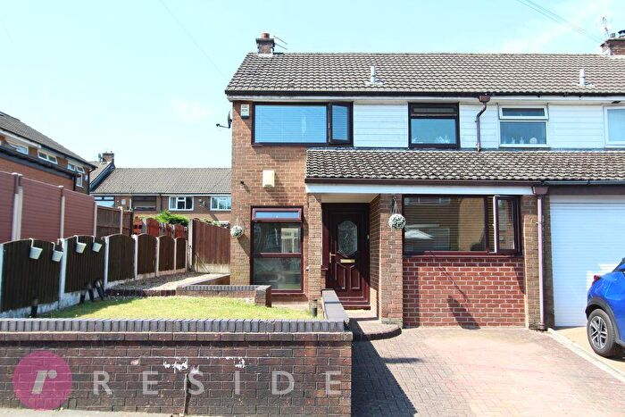 3 Bedroom Town House For Sale In Blenheim Close, Haywood, OL10