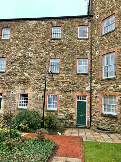 3 Bedroom House To Rent In Yew Tree Court, Truro, , TR1