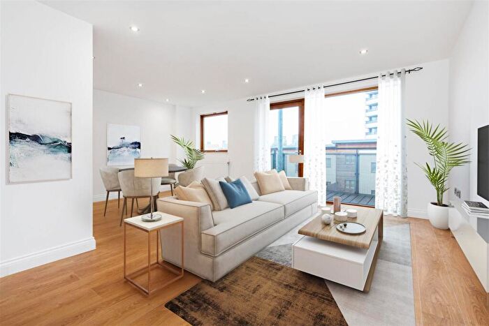 2 Bedroom Apartment To Rent In Trevithick Way, Bow, E3