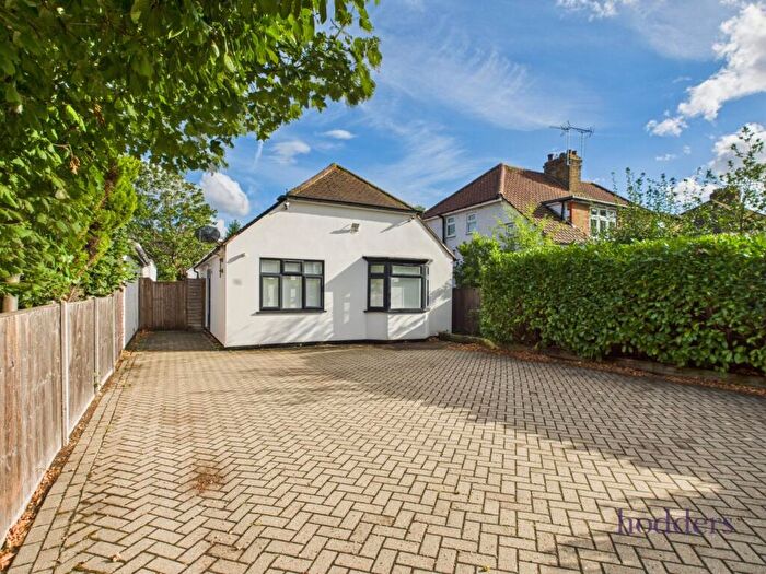 4 Bedroom Bungalow To Rent In New Haw, Surrey, KT15