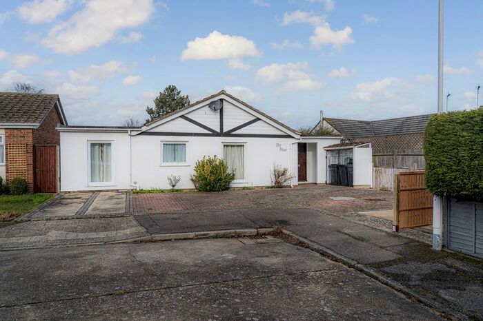 3 Bedroom Semi-Detached Bungalow To Rent In Savernake Drive, Broomfield, CT6