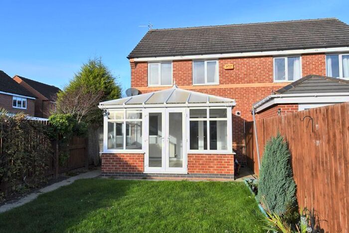 3 Bedroom Semi-Detached House To Rent In Kingfisher Court, Normanton, WF6