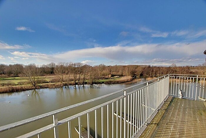 3 Bedroom Apartment To Rent In Wren Walk, Eynesbury, PE19