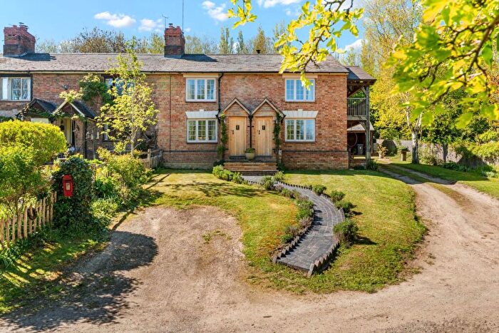 3 Bedroom Semi-Detached House For Sale In Ladbroke Road, Bishops Itchington, Southam, CV47