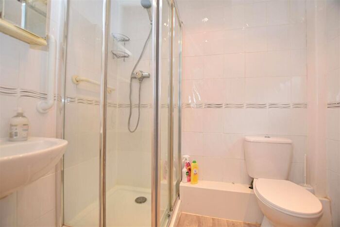 2 Bedroom Detached Bungalow For Sale In Evesham Road, Alkrington, Manchester, M24
