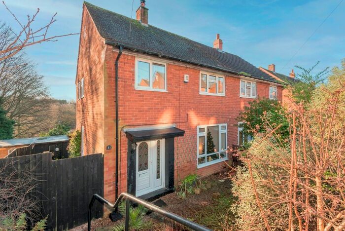 3 Bedroom Semi-Detached House To Rent In Lincombe Bank, Gledhow, Leeds, LS8