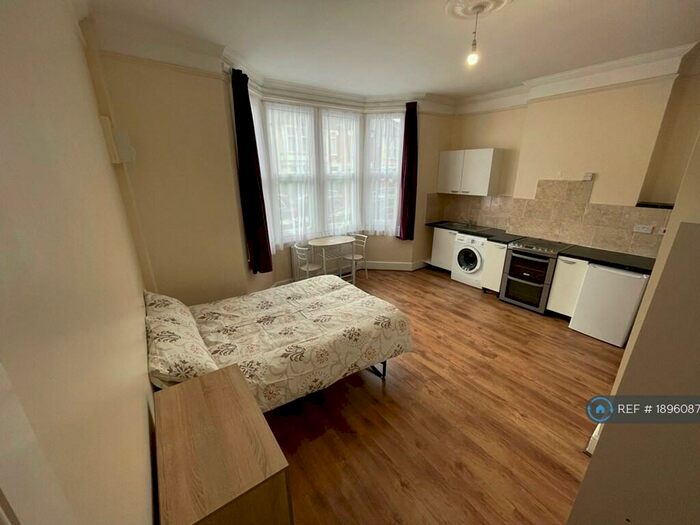 Studio To Rent In Mount Pleasant Road, London, N17