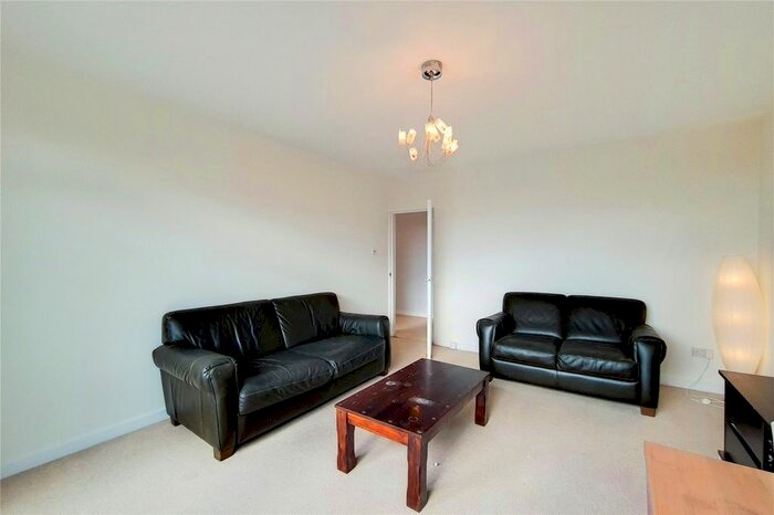 1 Bedroom Flat To Rent In Sylva Court, Putney Hill, SW15