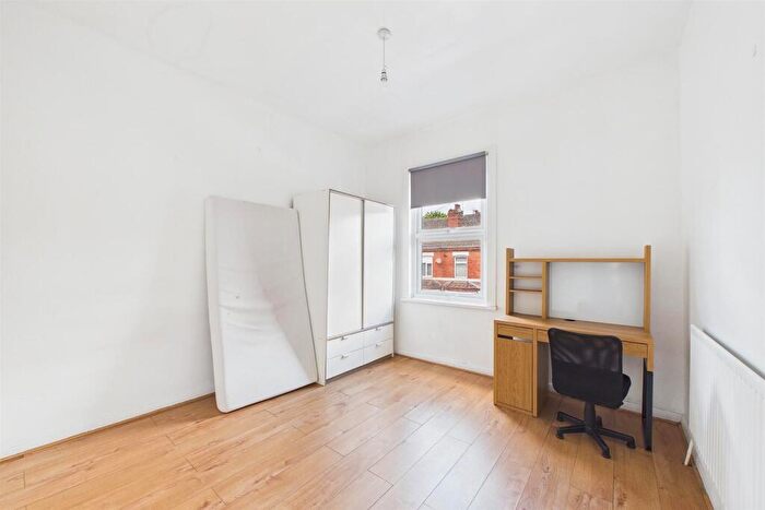 4 Bedroom Terraced House For Sale In King Edward Road, Hillfields, Coventry, CV1 - Photo 6