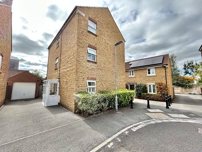 5 Bedroom Detached House For Sale In Vincent Way, Martock, Somerset, TA12