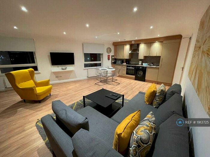 2 Bedroom Flat To Rent In Barrland Street, Glasgow, G41