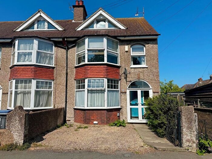 4 Bedroom End Of Terrace House For Sale In Sutherland Road, Deal, Kent, CT14