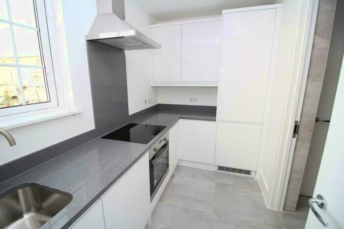 1 Bedroom Apartment To Rent In Bank Court, Town Centre, HP1
