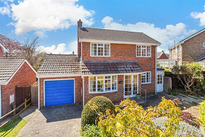 3 Bedroom Detached House For Sale In Collards Close, Freshwater, Isle Of Wight, PO40